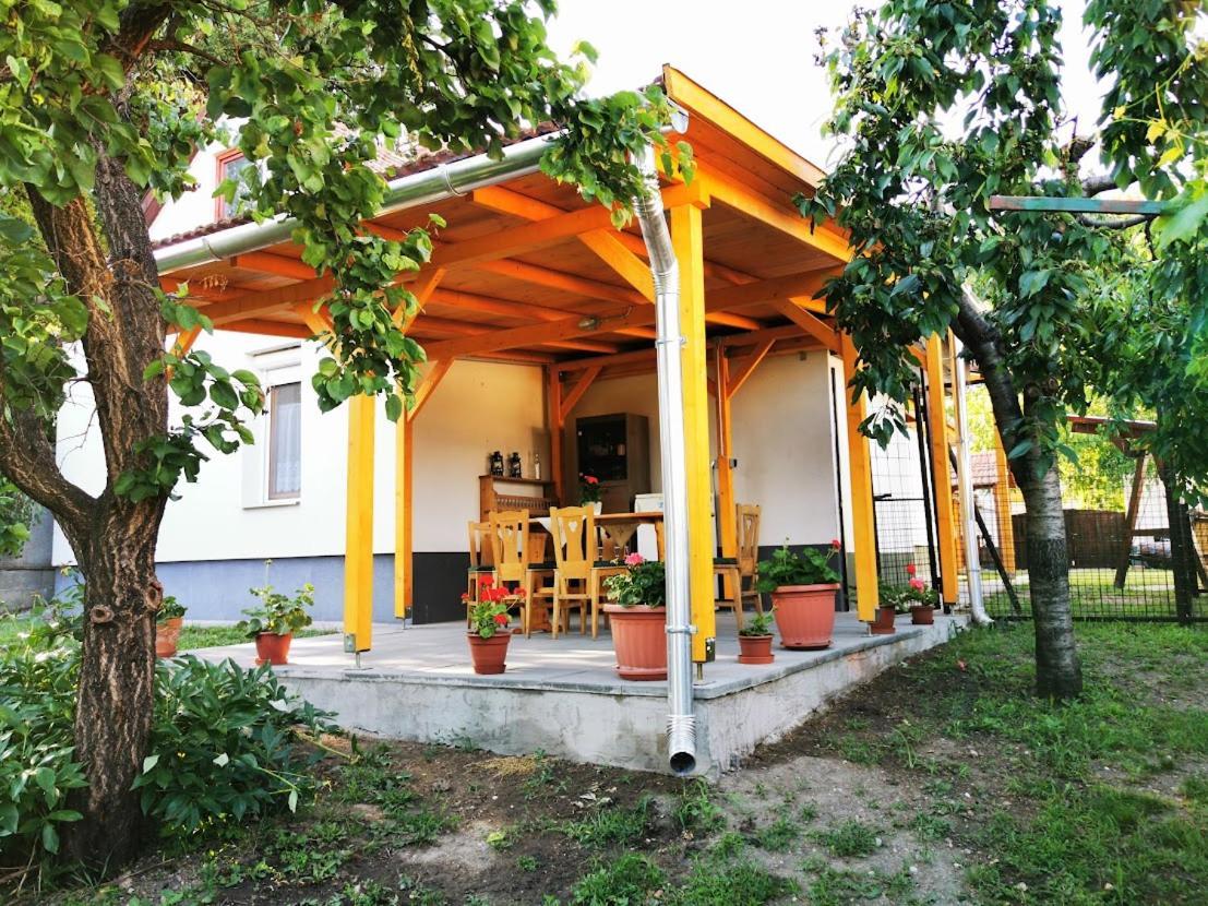 Tornacos Vendeghaz Apartment Eger Exterior photo